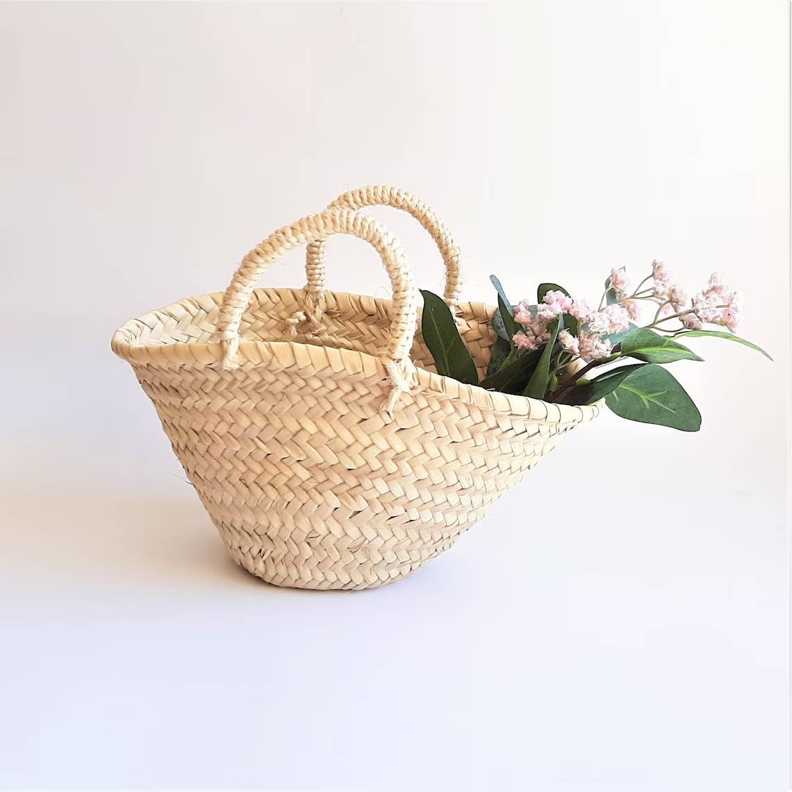 HandmadeBestSeller - Vente Sac de plage - Panier en paille rond pour demoiselle d'honneur / Rustique / Petit panier pour fille d’honneur1