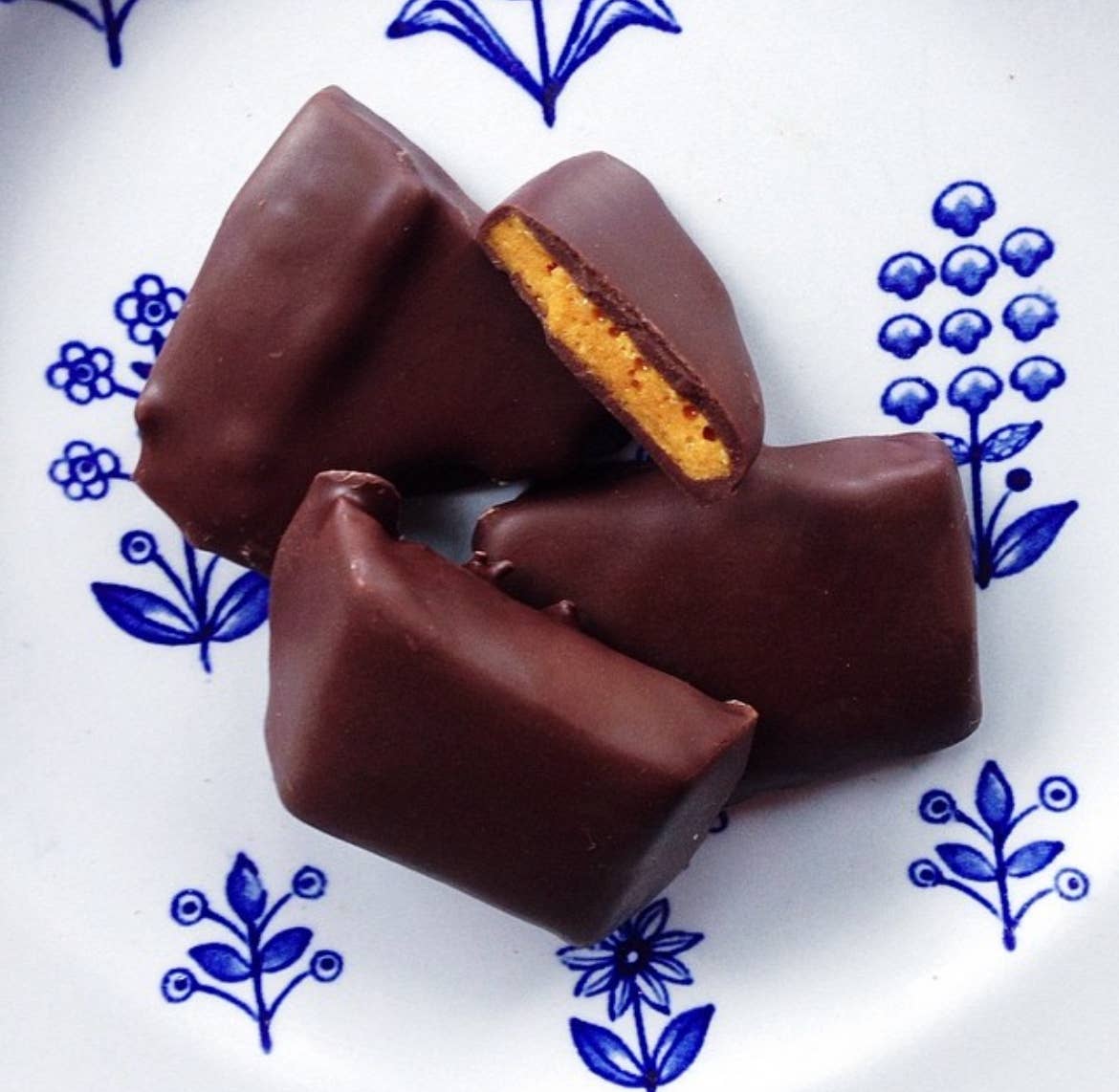 Nunu Chocolates - Wholesale Chocolate Covered Sweets - Hokey Pokey (sponge candy) Mini2