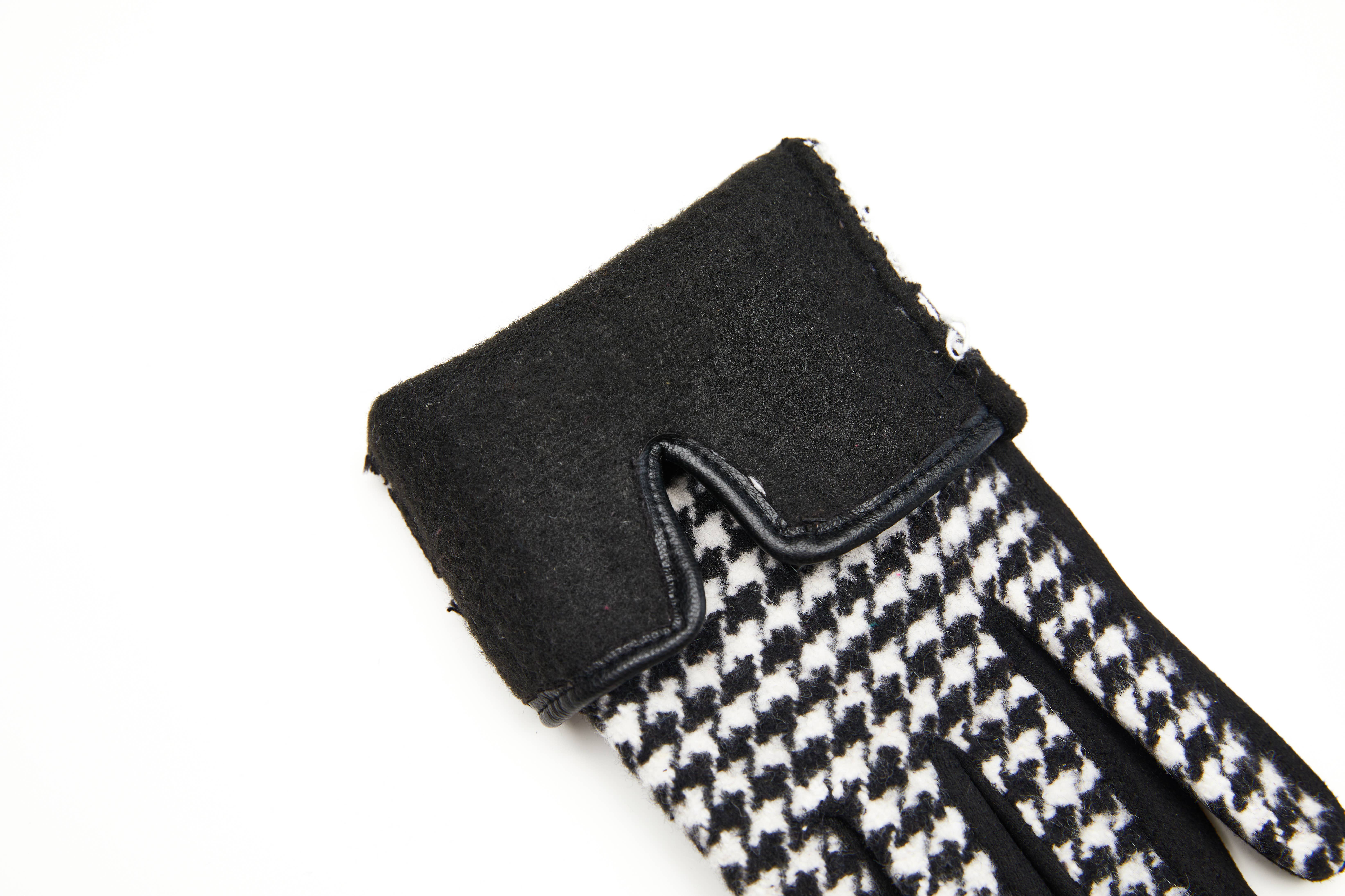 Aavion – wholesale Gloves – Women's – Women's Classic Houndstooth Touchscreen Gloves2