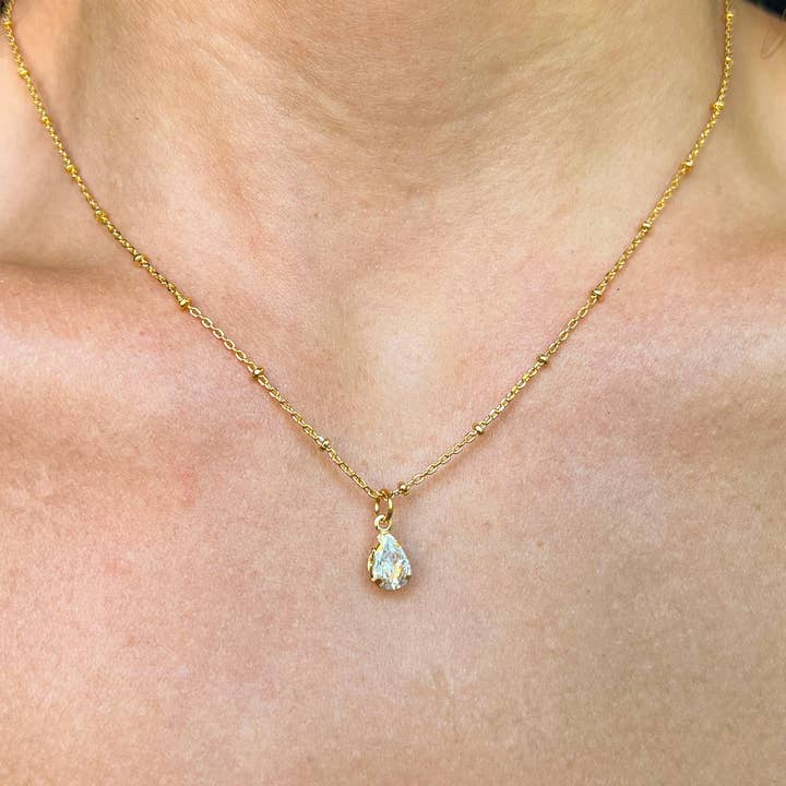 Collana Solitaire Blair Teardrop con Cz per la vendita all'ingrosso da parte di Lacosta Jewelry Corp