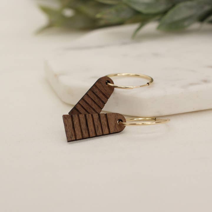 Valnød træ og guld endeløse Hoop dingle øreringe for engroshandel hos Little Blue Jewelry + Displays by M3 Custom Designs