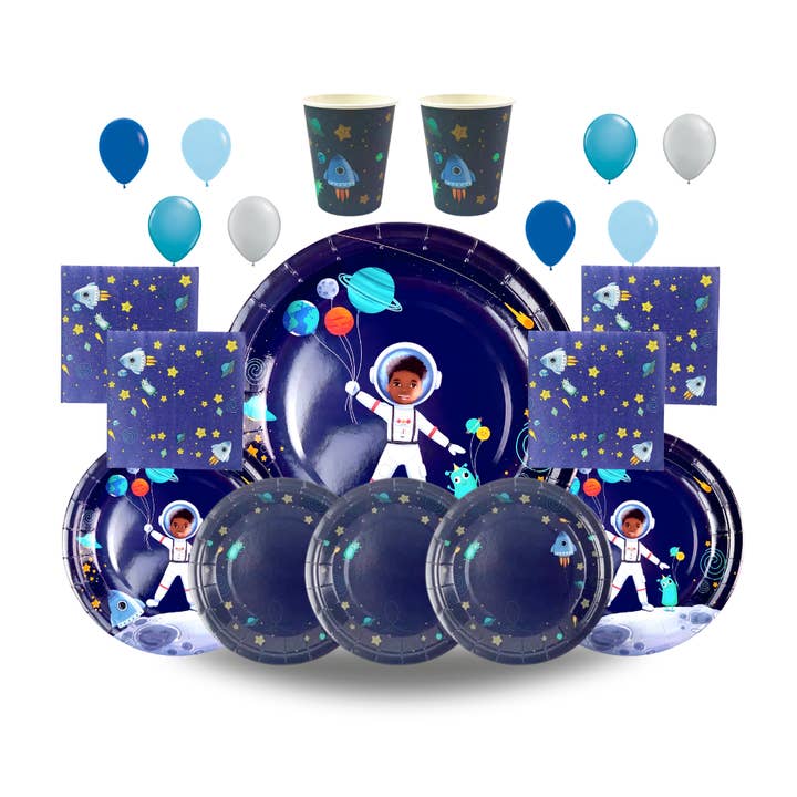 Ensemble de fête astronaute garçon (56 pièces) pour la vente par Anna + Pookie