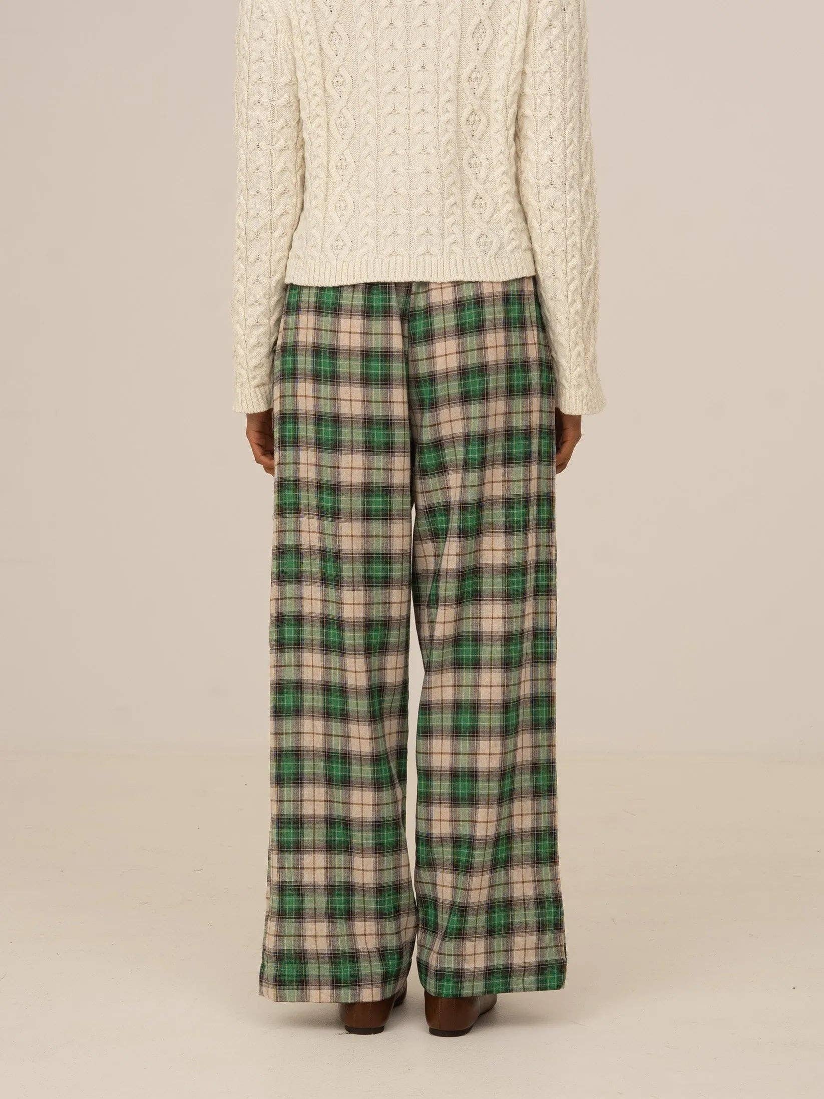 CARMEN SAYS – Großhandel Hose – Damen – Kleegrüne karierte Hose4