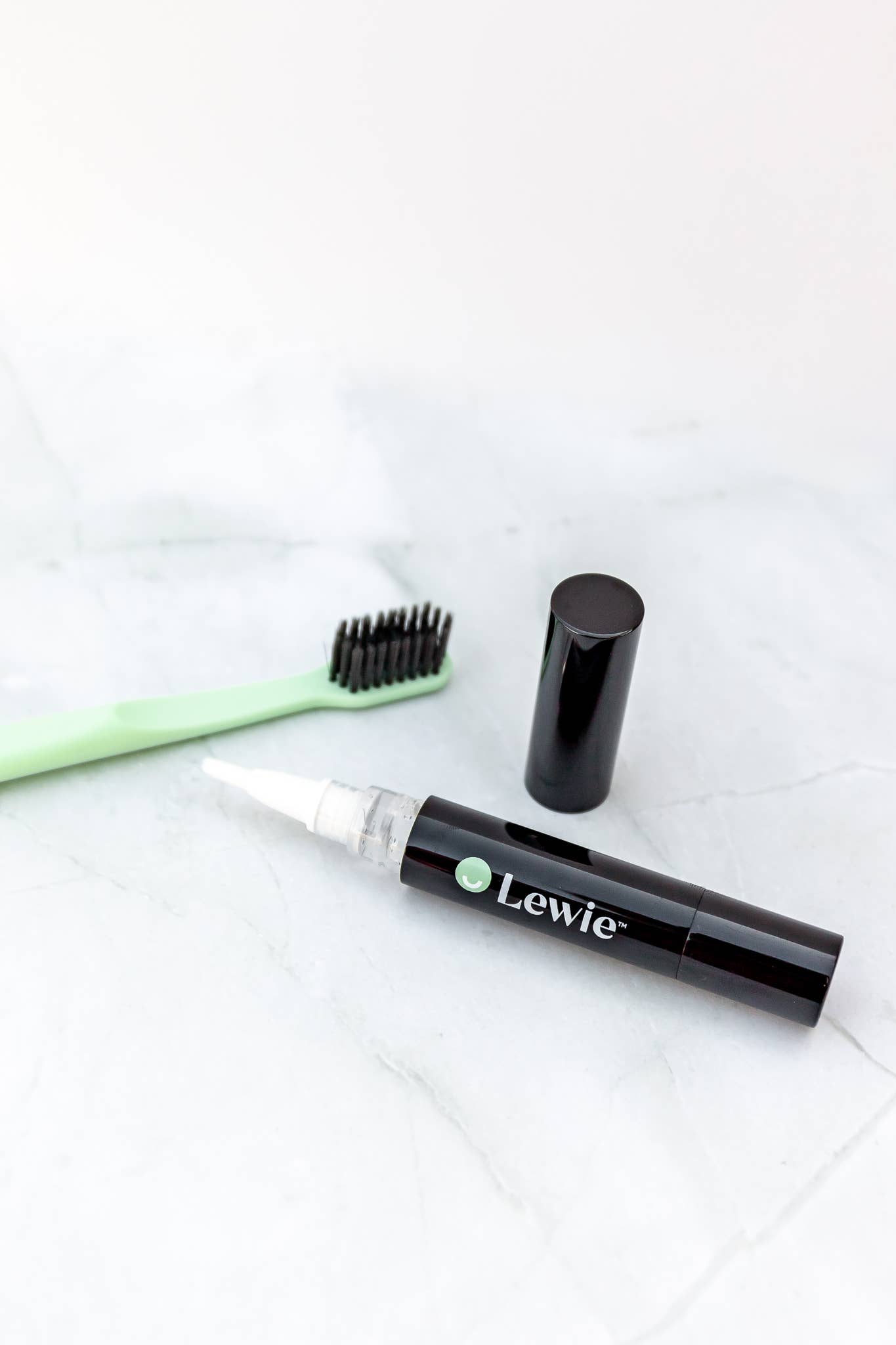 Lewie - Care for the Smile - Vente Produit de blanchiment des dents - Baguette de blanchiment dentaire Lewie - Pack de 23