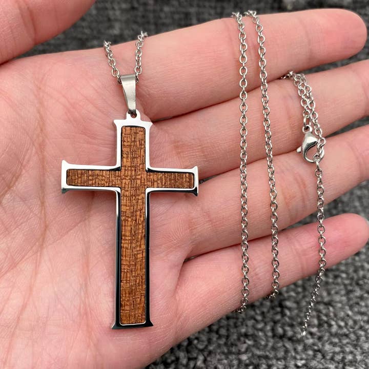 Collana con ciondolo a croce in legno e acciaio inossidabile per la vendita all'ingrosso da parte di Mio Queena