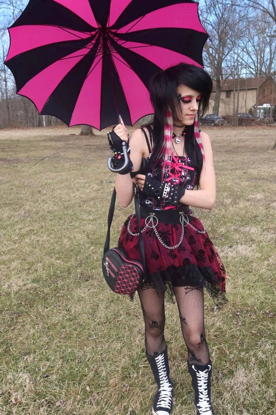 vampirefreaks - Wholesale Umbrella - Women's - Batwing Pagoda Umbrella [BLACK/HOT PINK STRIPED]13