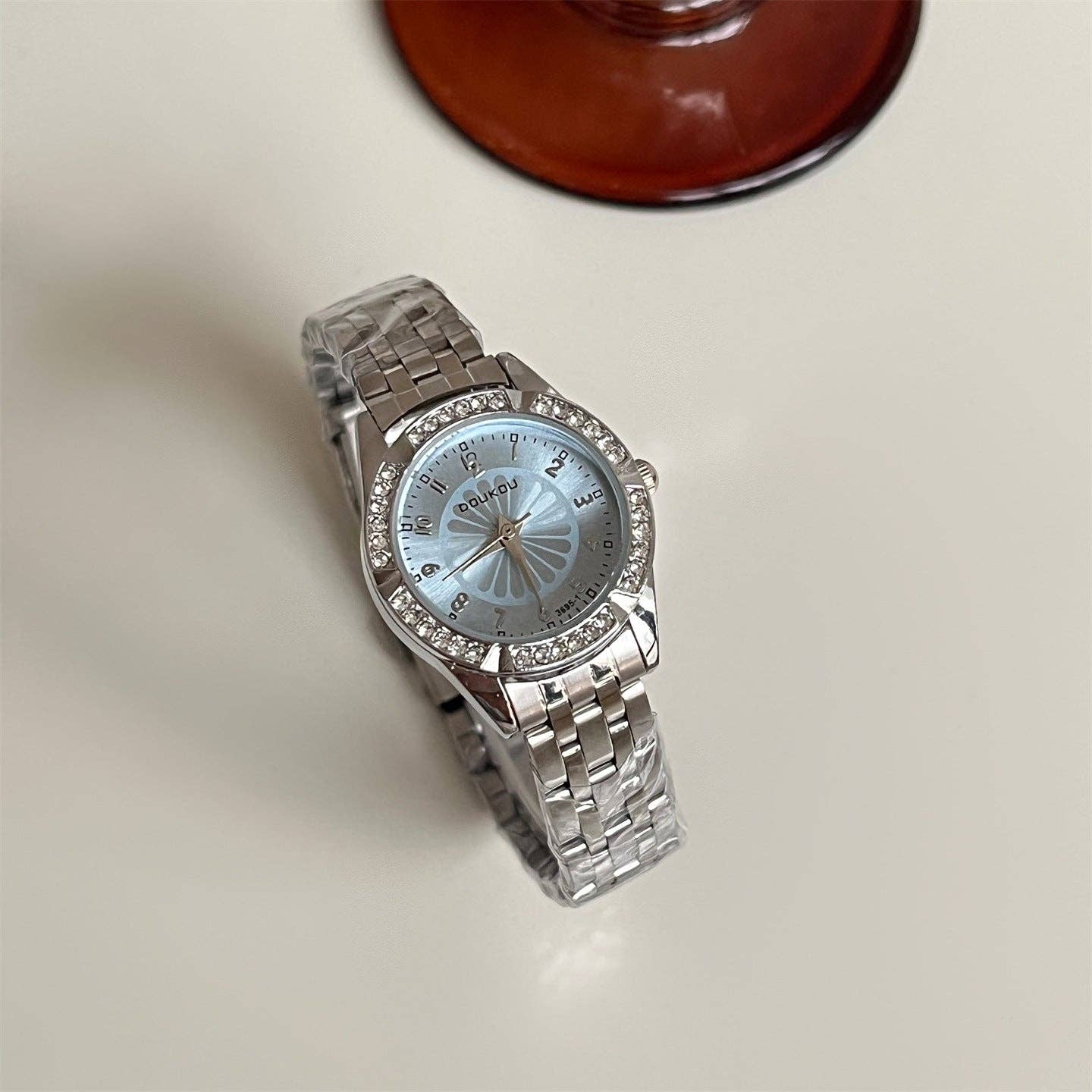 Dipped Shop – wholesale Wrist watch – Women's – Rhinestone Round Dial Chic Quartz Watch DP25F7544