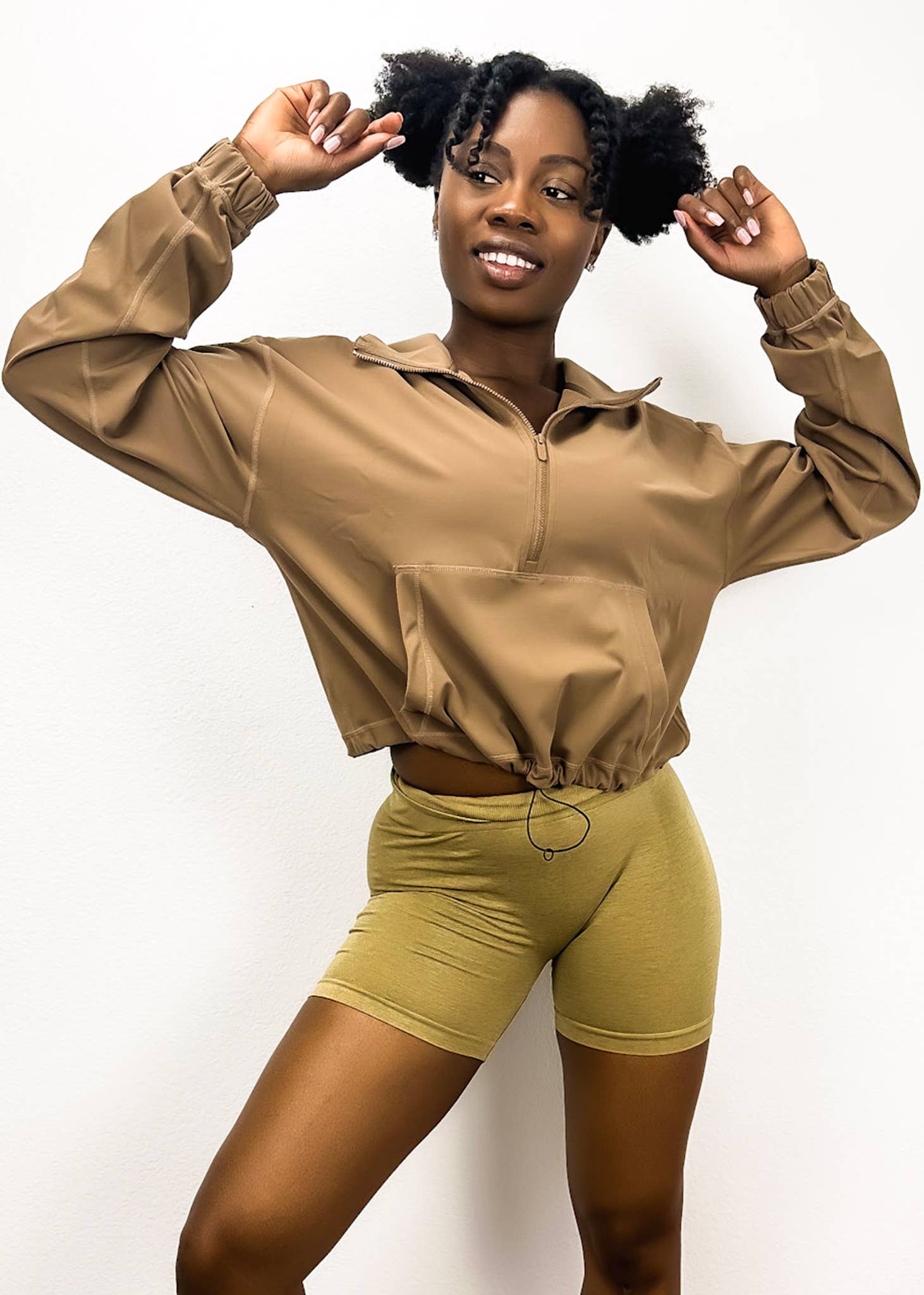 Active by Anna-Kaci – Engroshandel Træningsjakke - Dame – Buttery Blød Høj Hals Halv Zip Beskåret Jakke7