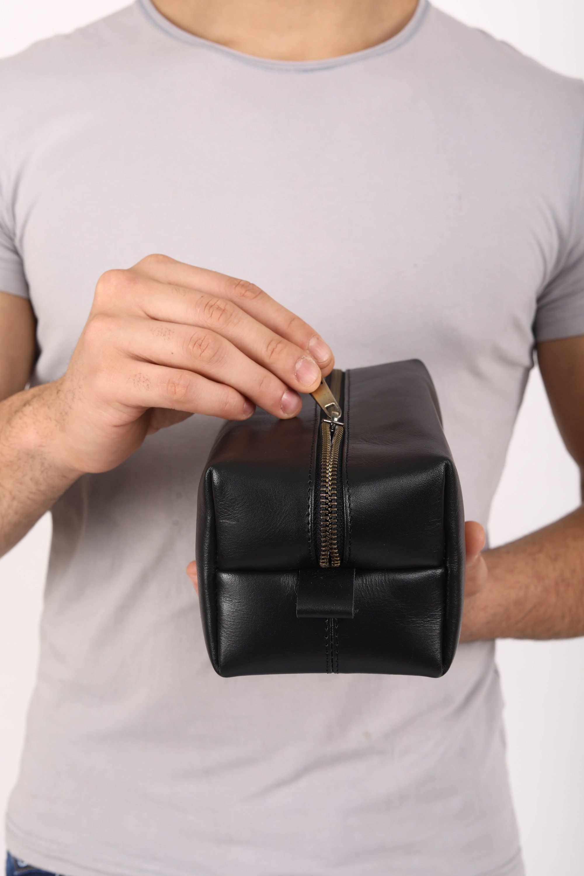 VELLAIRE - Wholesale Toiletry Bag - Men's - Mens Leather Toiletry Bag | LB12