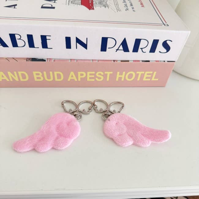 MOND HAUS – wholesale Keychain – Women's – MOCHI Keychain | Soft Touch Angel Wing Charm 2 Pieces Set1
