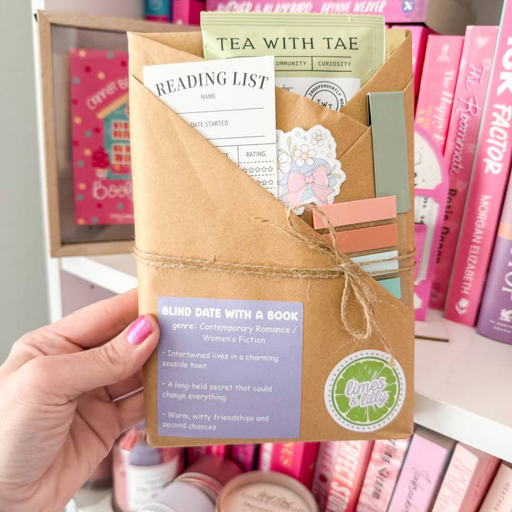 Rendez-vous à l'aveugle avec un livre | Cadeau mystère (livre) pour amateur de lecture | Livre « Surprends‑moi » | Cadeau pour elle | Cadeau d'anniversaire pour la vente par Limes & Lilly