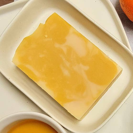 Savon Artisanal Naturel à la Mandarine Miel pour la vente par Elemental Nurture