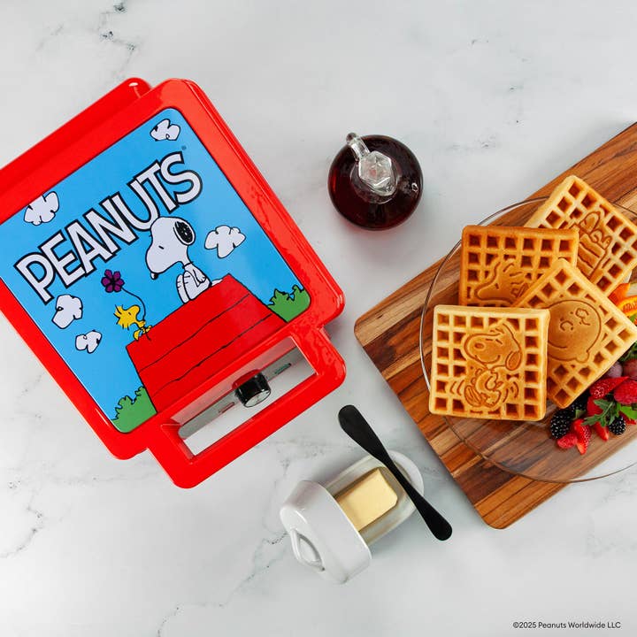 Uncanny Brands Peanuts Deluxe Waffler for wholesale by Uncanny Brands