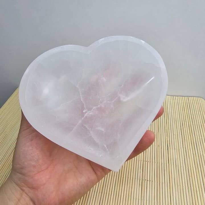 Selenite Heart Bowl Shiny 15 cm for wholesale by UNDERSUN.STORE