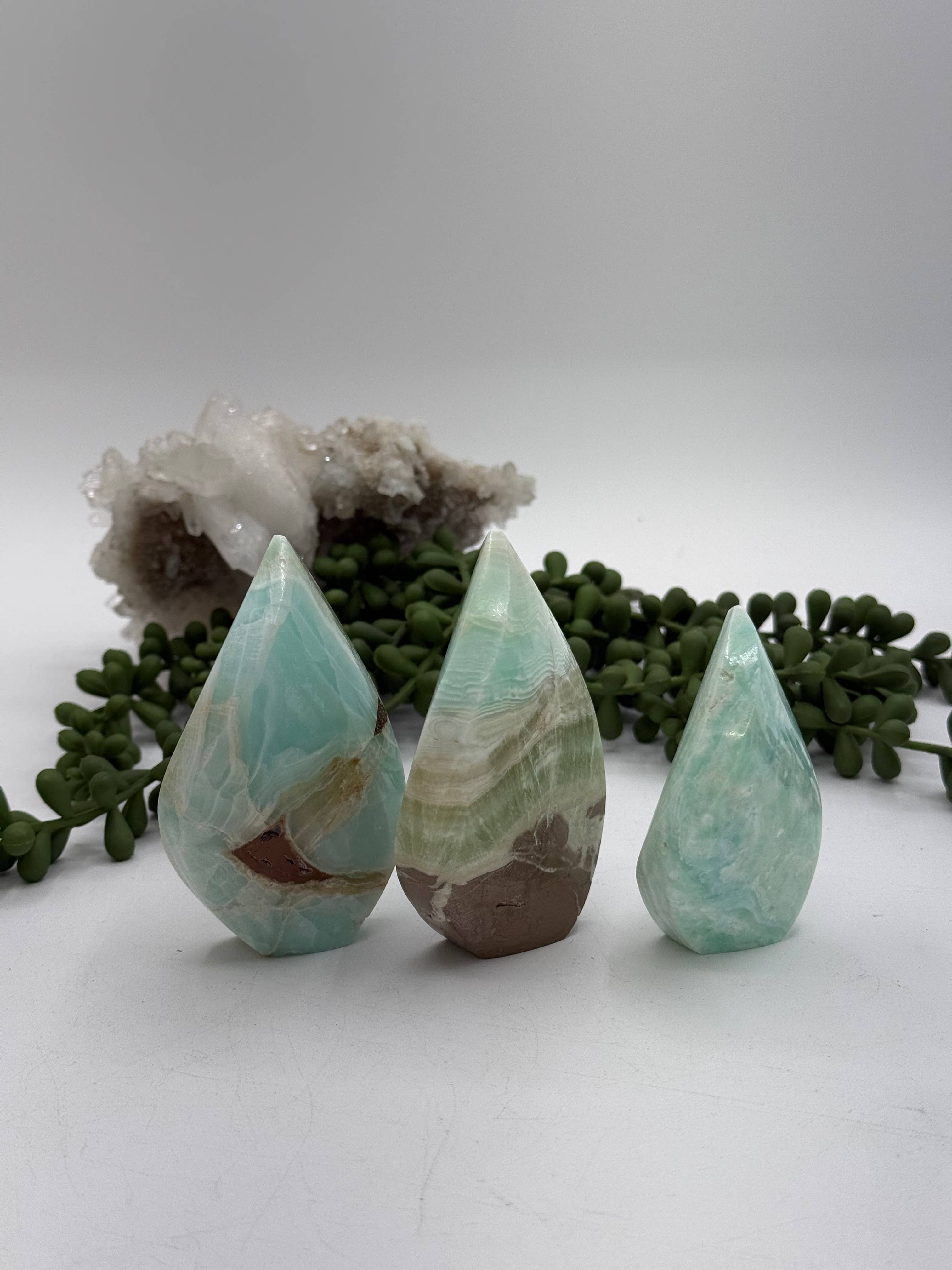 Meraki Gemstones - Wholesale Spiritual Stone/Crystal - Caribbean Calcite Gemstone Flame/Freeform (0.5kg/1.1lb)5