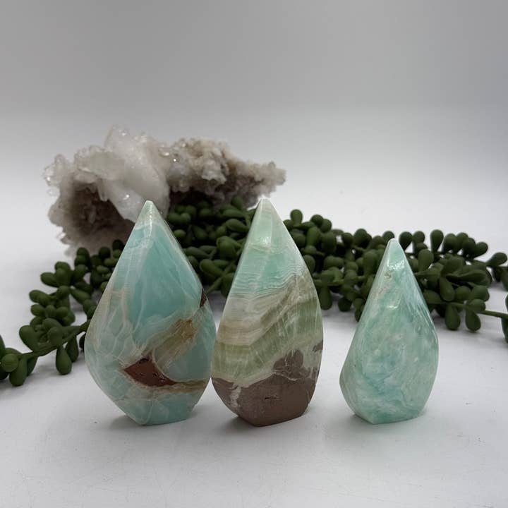 Meraki Gemstones - Wholesale Spiritual Stone/Crystal - Caribbean Calcite Gemstone Flame/Freeform (0.5kg/1.1lb)5