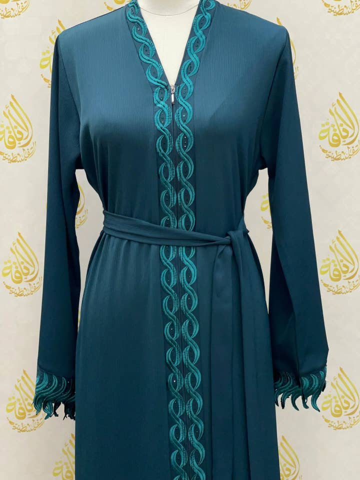 Palestinian Elegance - Wholesale Kaftan - Women's - Elegant Abaya: Style and Sophistication in Harmony2