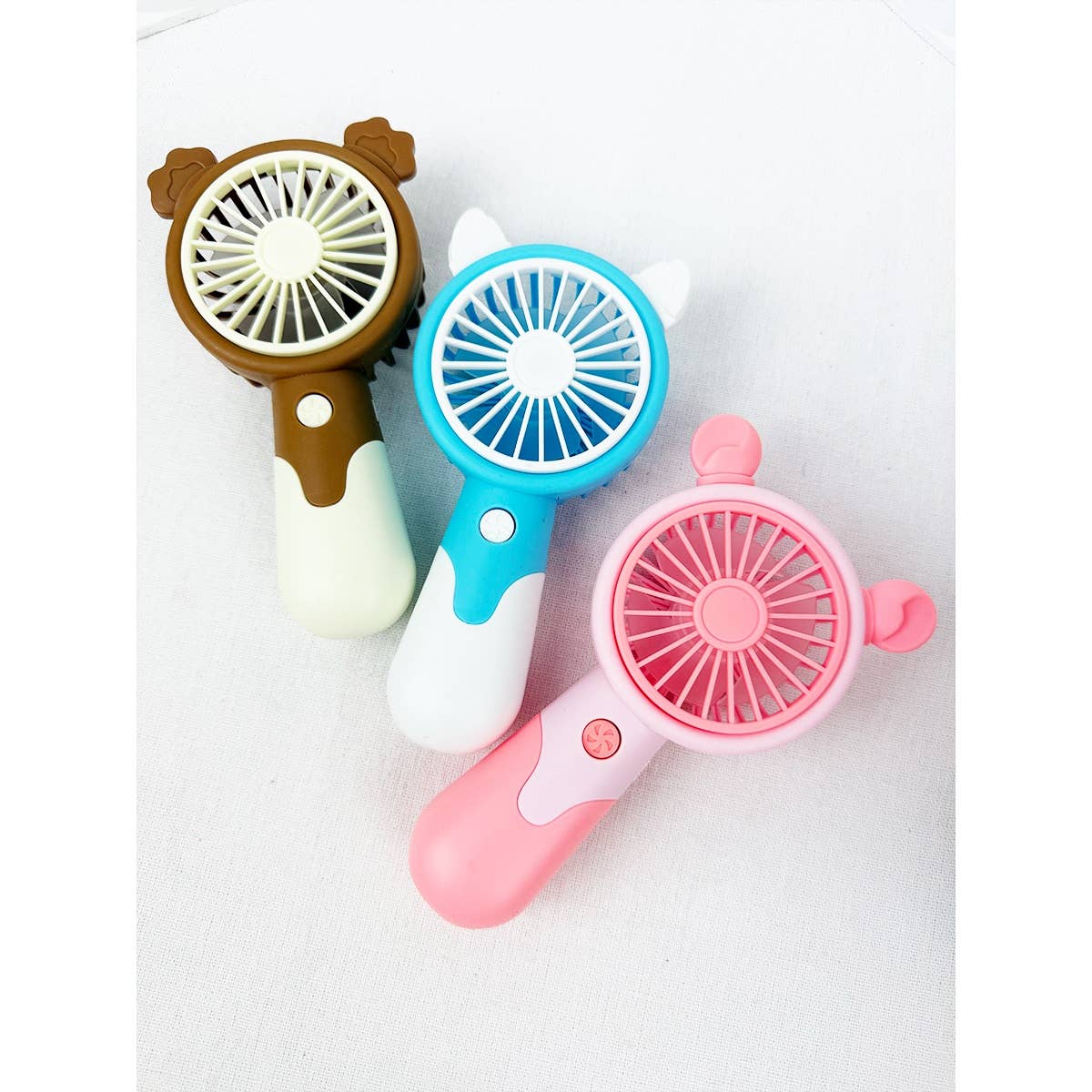 MÉLANGER LA COULEUR Ventilateur portable avec oreilles et support rétractable en vente sur Faire6