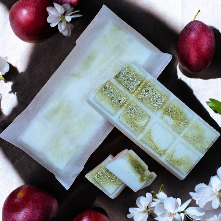 Cire Fondante Étiquette Blanche Extraterrestre pour la vente par Lunar Fragrances