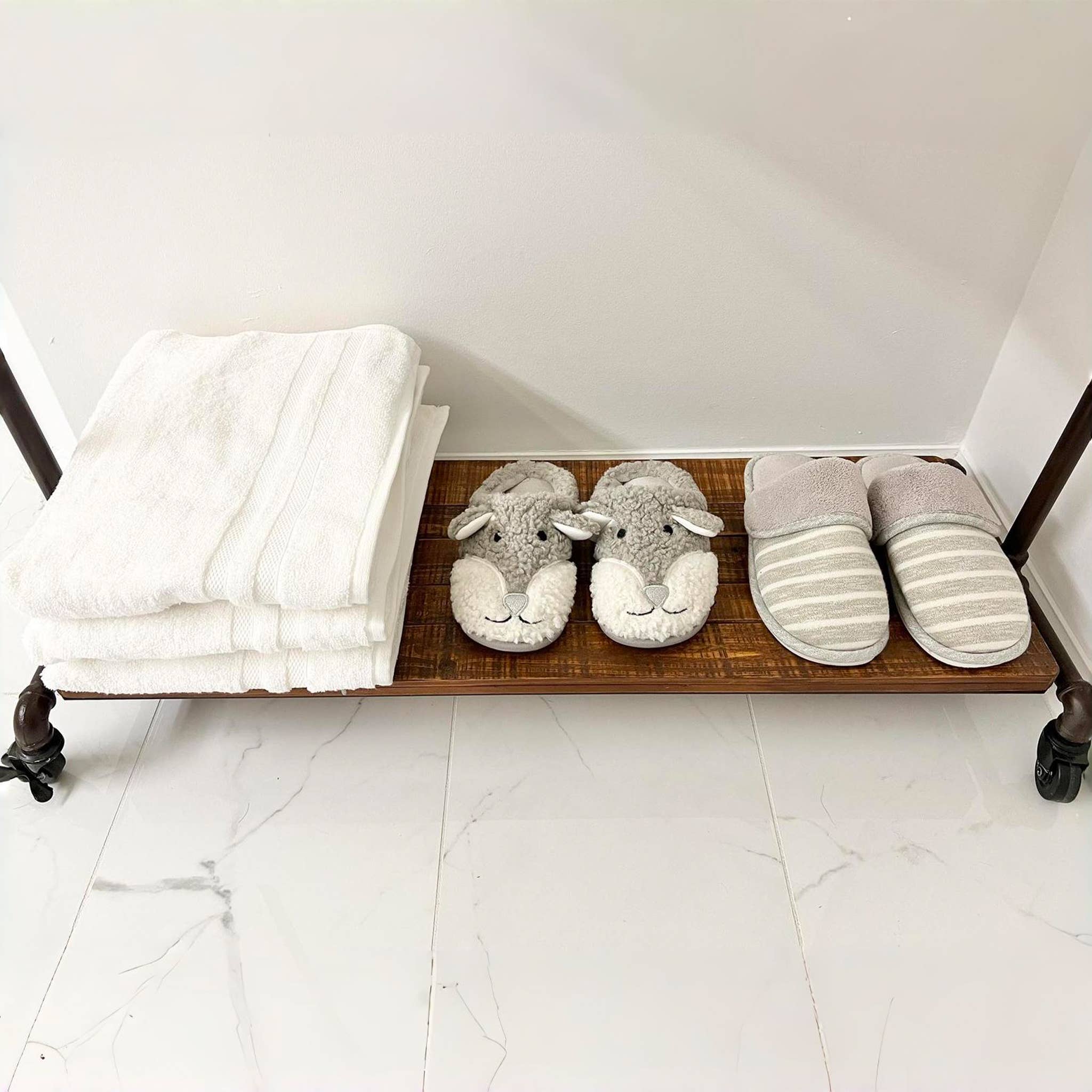 Paris Loft Inc – Cabide por atacado – Racks de vestuário de metal com prateleira de madeira e rodas com fechadura4