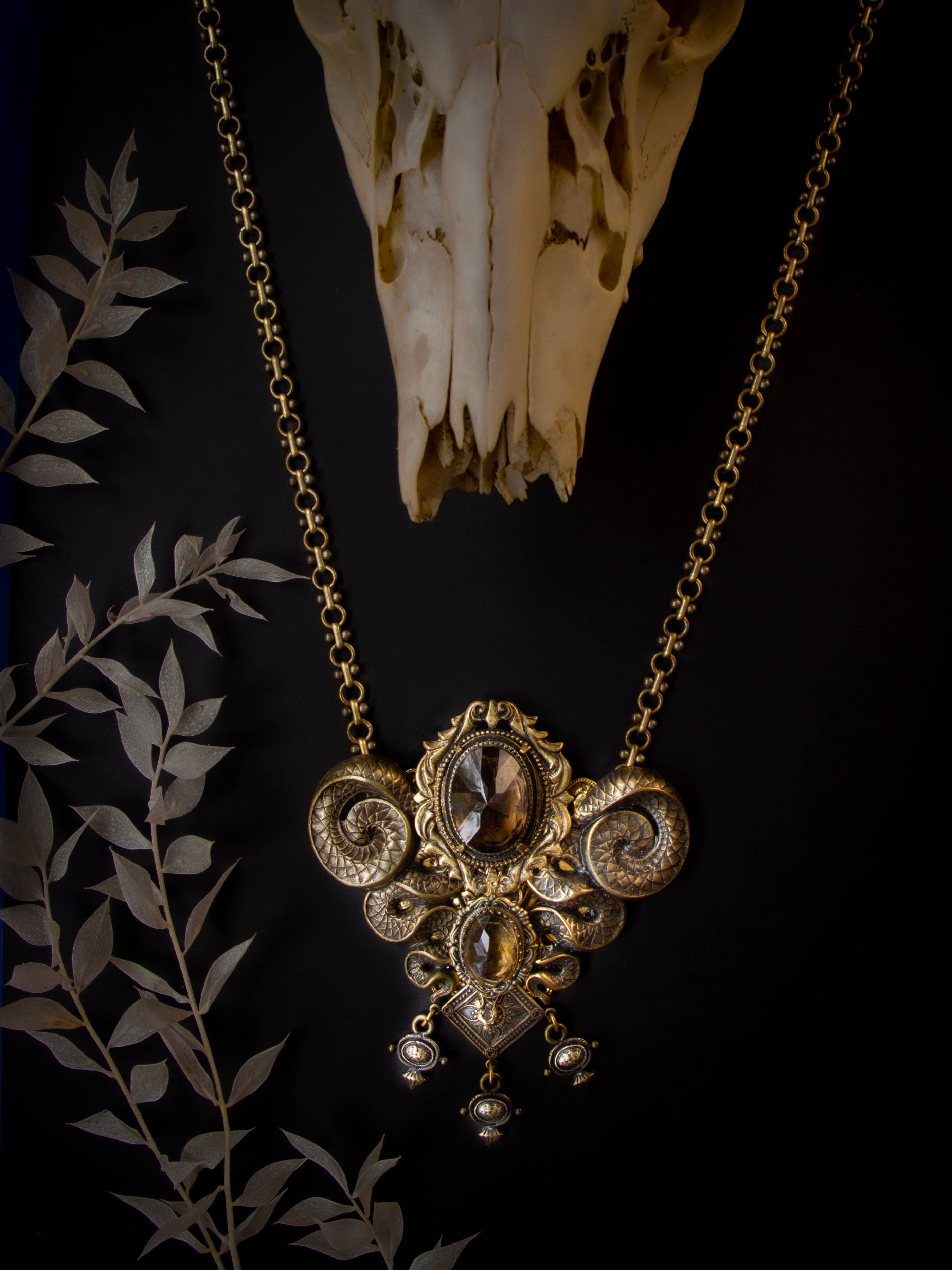 Trollbinde – Engroshandel Halskæde med store vedhæng – Slangeild: Dobbeltspiral Pladevedhæng3