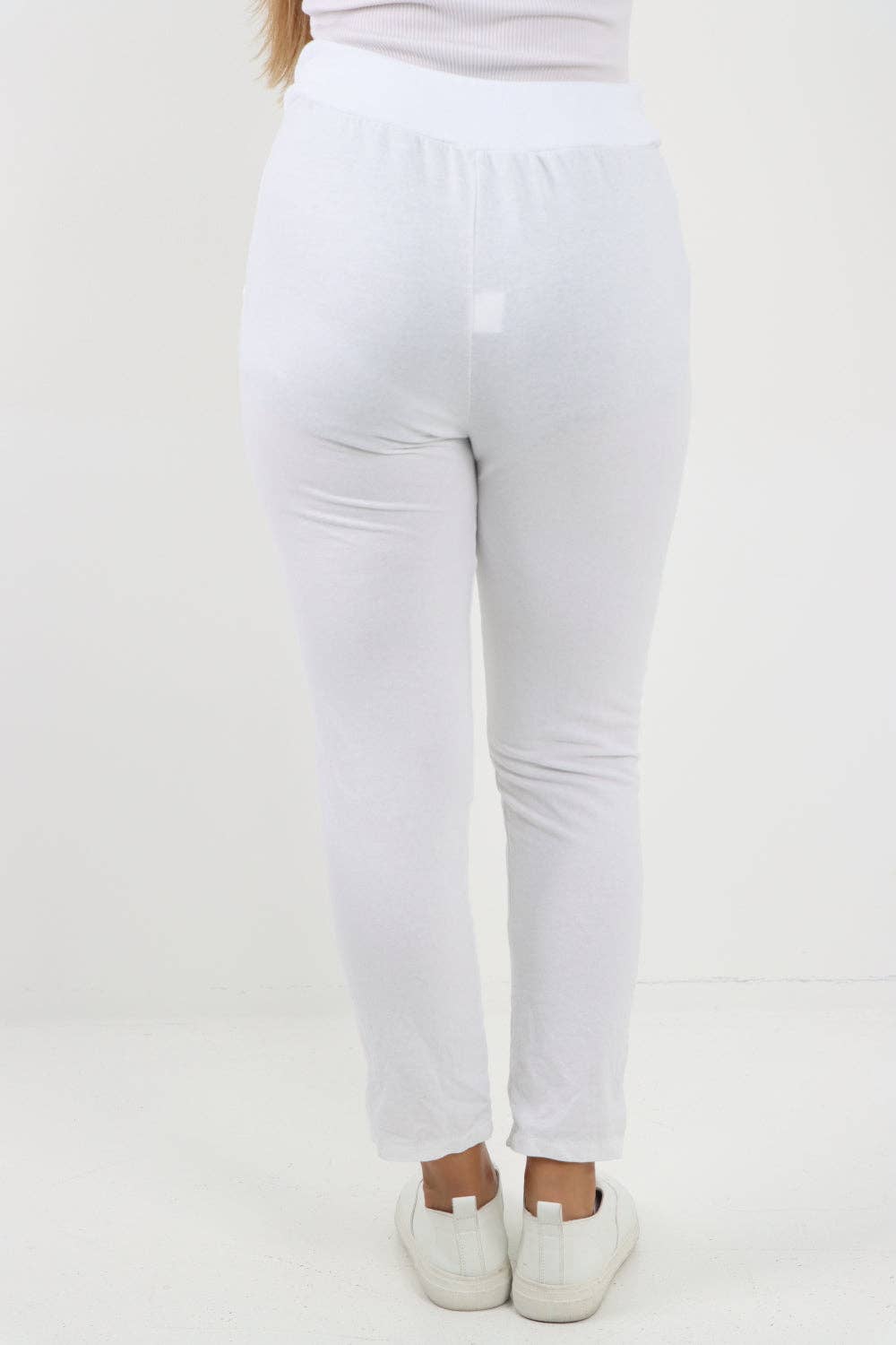 Miss Bold – Großhandel Lounge-Trainingshose/-Jogginghose – Damen – Italienische schlichte Basic-Jogginghose mit Kordelzug45