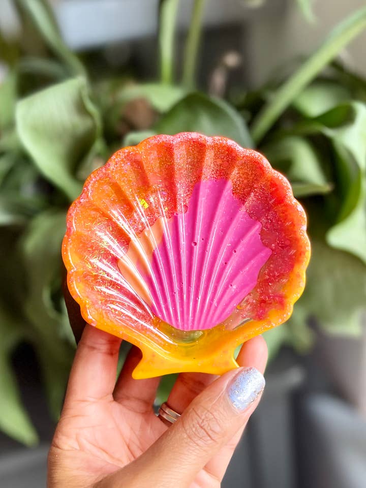 RESIN SHELL SOAP DISH | JEWELLERY TRAY x 6 MIXED ASSORTMENT for wholesale by Prescription Resin
