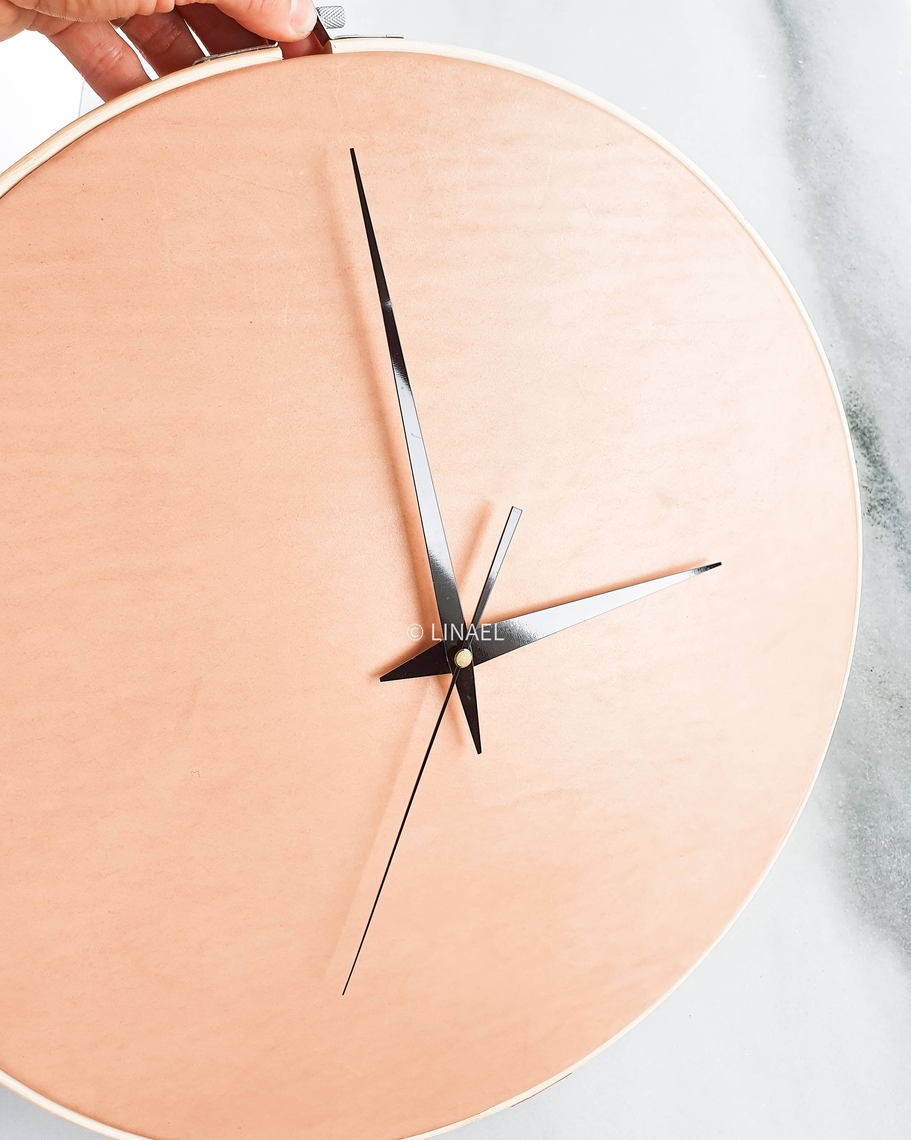 Linael - Wholesale Wall Clock - LEATHER WALL CLOCK – EXTRA LARGE SIZE – VEGTAN NATURAL3