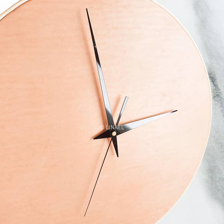 Linael - Wholesale Wall Clock - LEATHER WALL CLOCK – EXTRA LARGE SIZE – VEGTAN NATURAL3