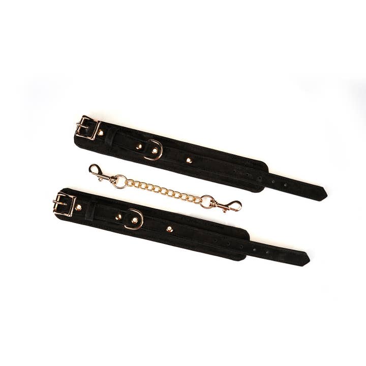 Liebe Seele - Wholesale Sex Toy - Boudoir Amor Vegan Wrist Cuffs Black3