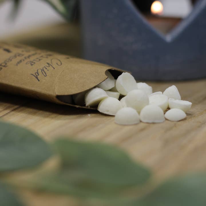 Flower Child - Wholesale Wax Melt - Lavender and Cedarwood Blendable Wax Melt Beads1