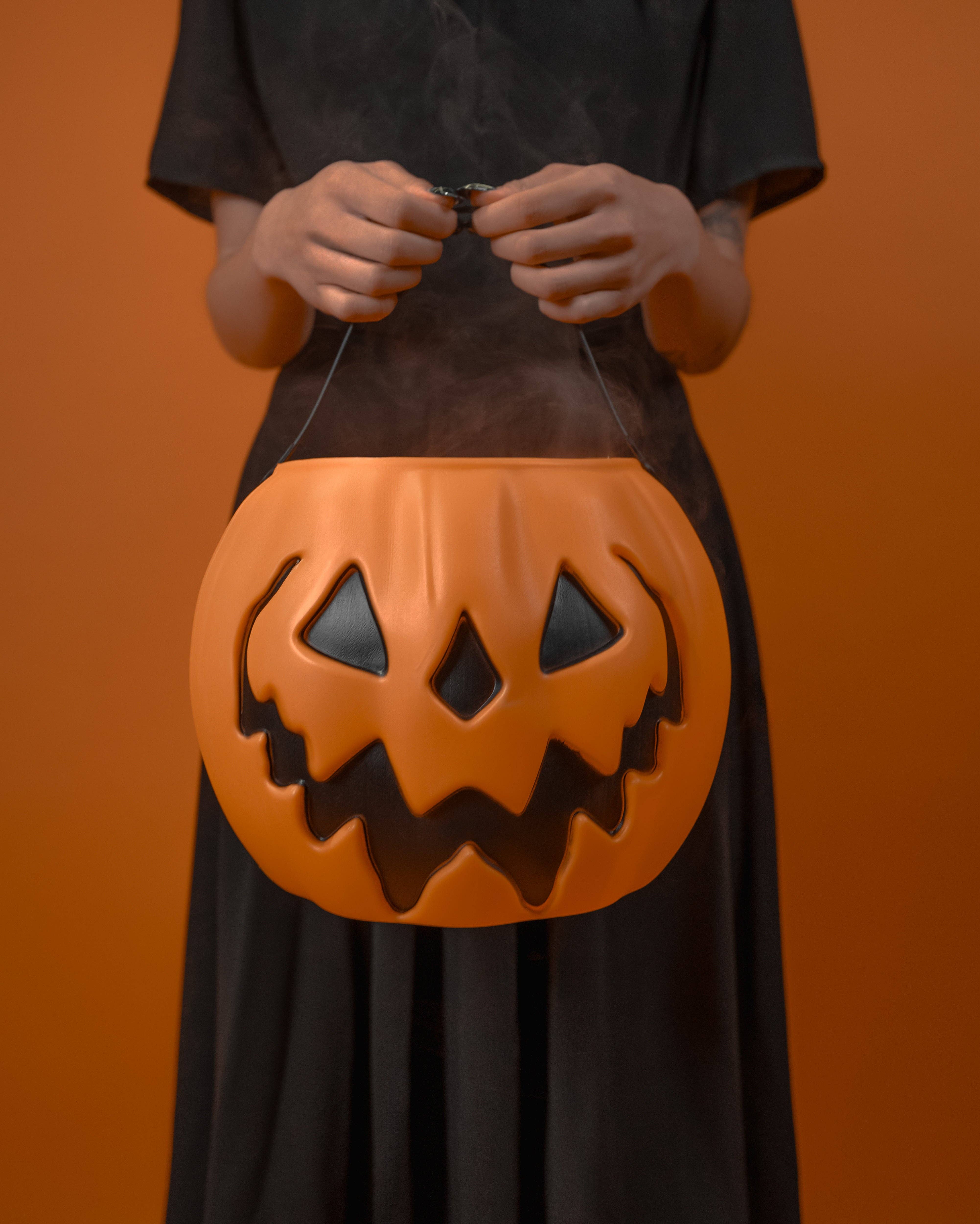 Lively Ghosts – wholesale Bucket/pail – Orange Haunted Hallows Pumpkin Pail1