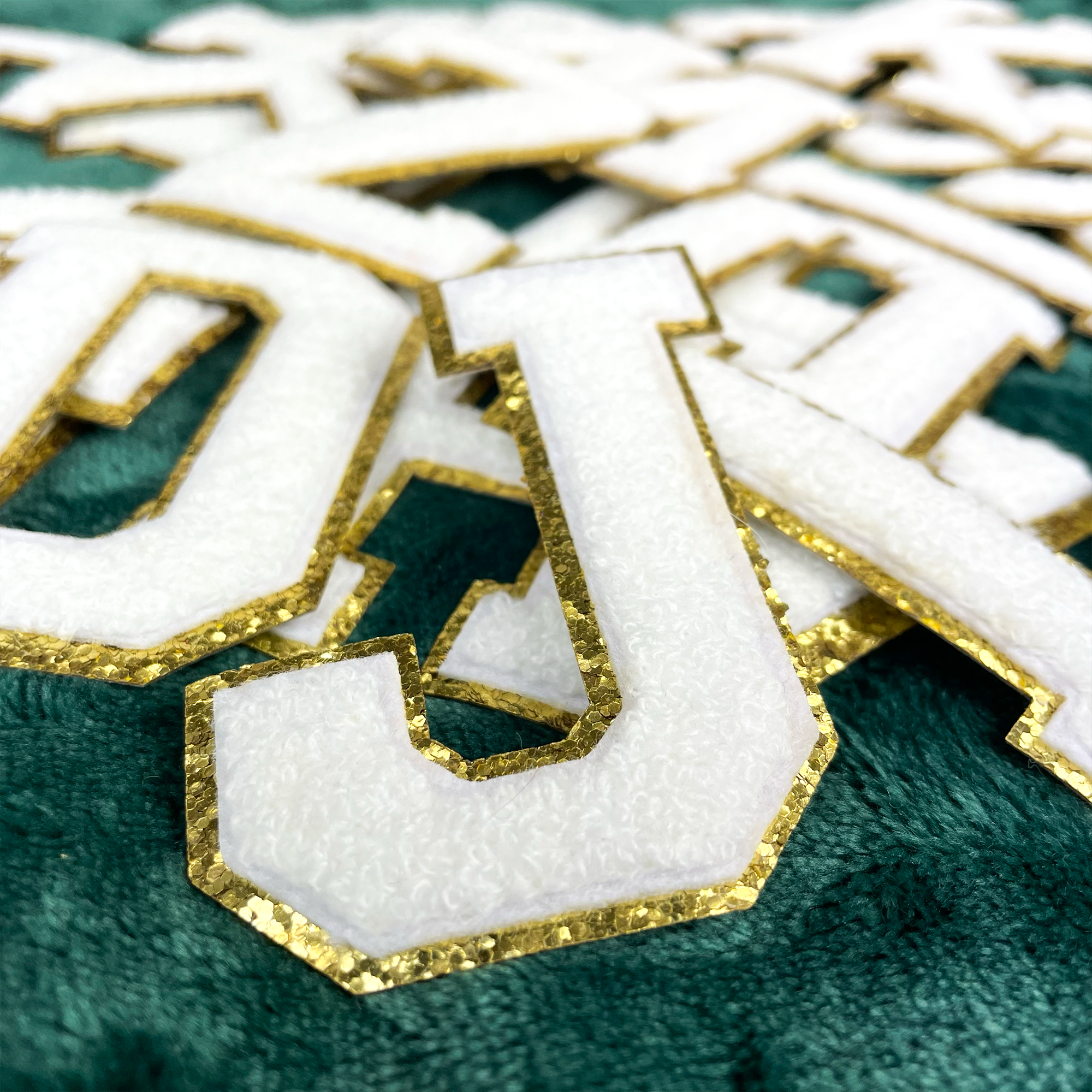 The Crafty Engineer - Vendita all'ingrosso Toppe - Toppa in chenille da 7,6 cm con lettere termoadesive bianche5