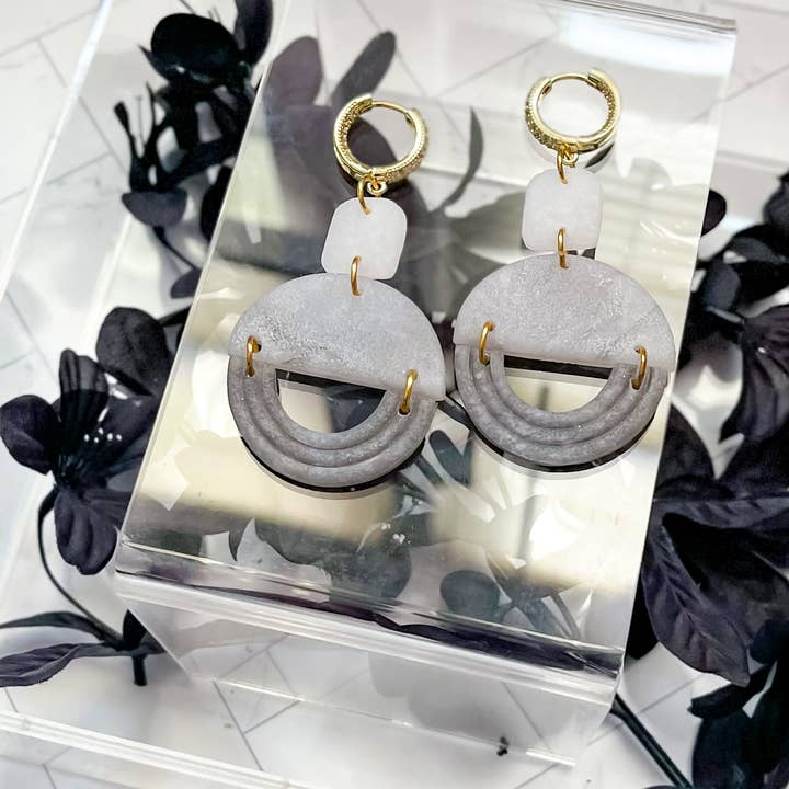 Gris et blanc pour la vente par Aura Simply Creates