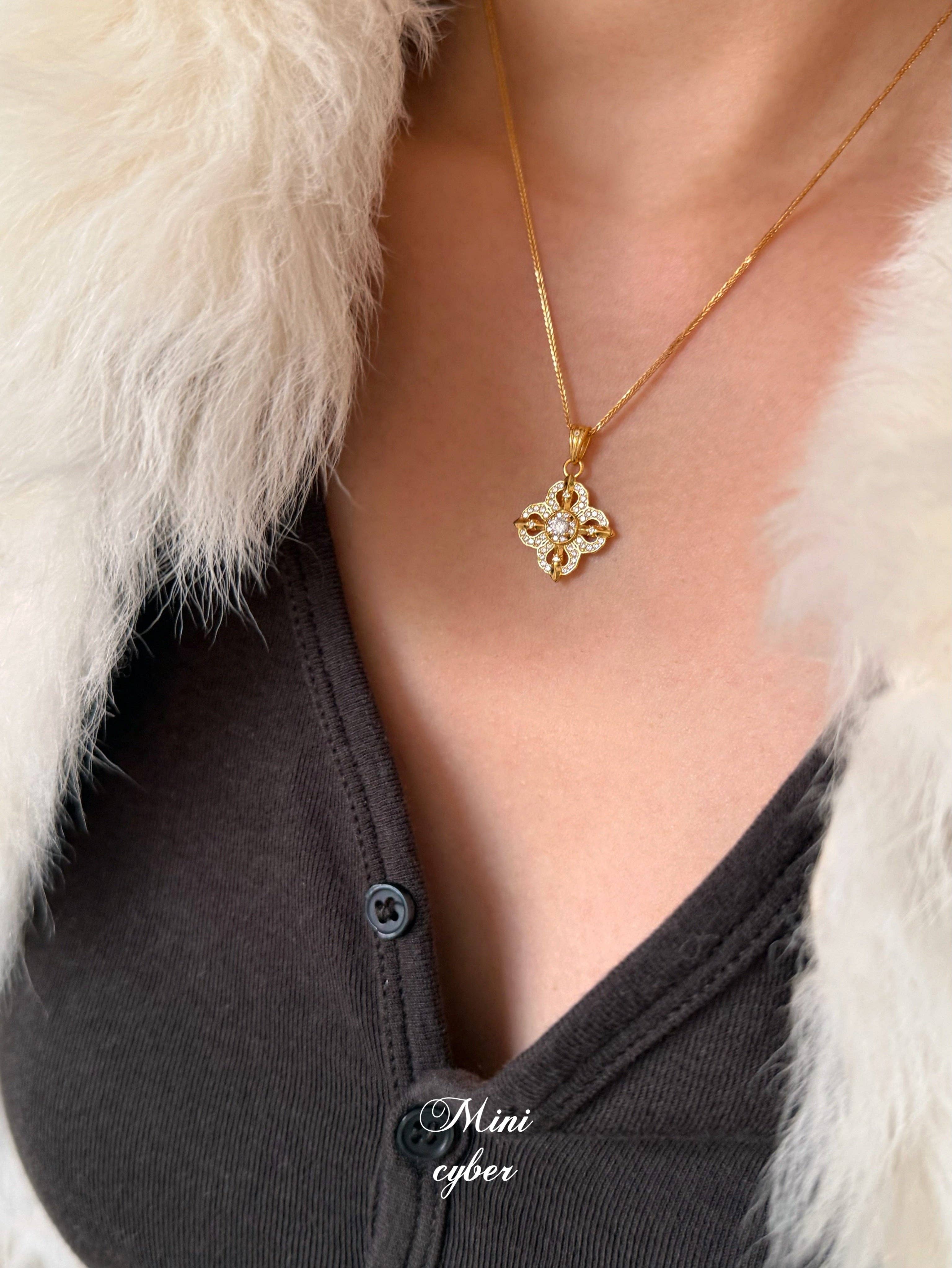 MINICYBER STUDIO - Wholesale Pendant/Charm Necklace - Vajra Dorje Necklace4