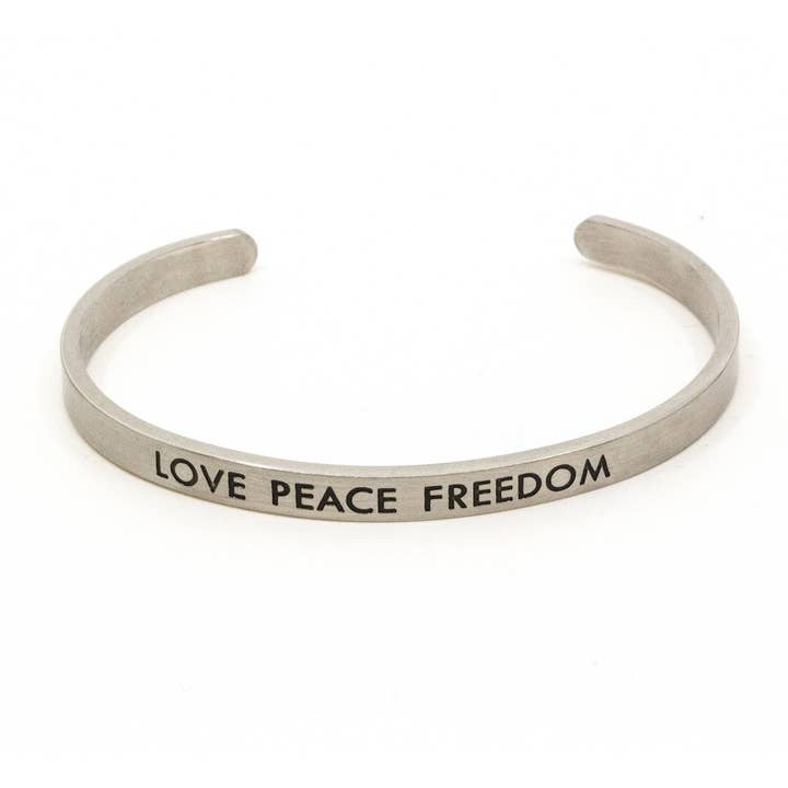 Brassard Love Peace Freedom argenté pour la vente par 7East