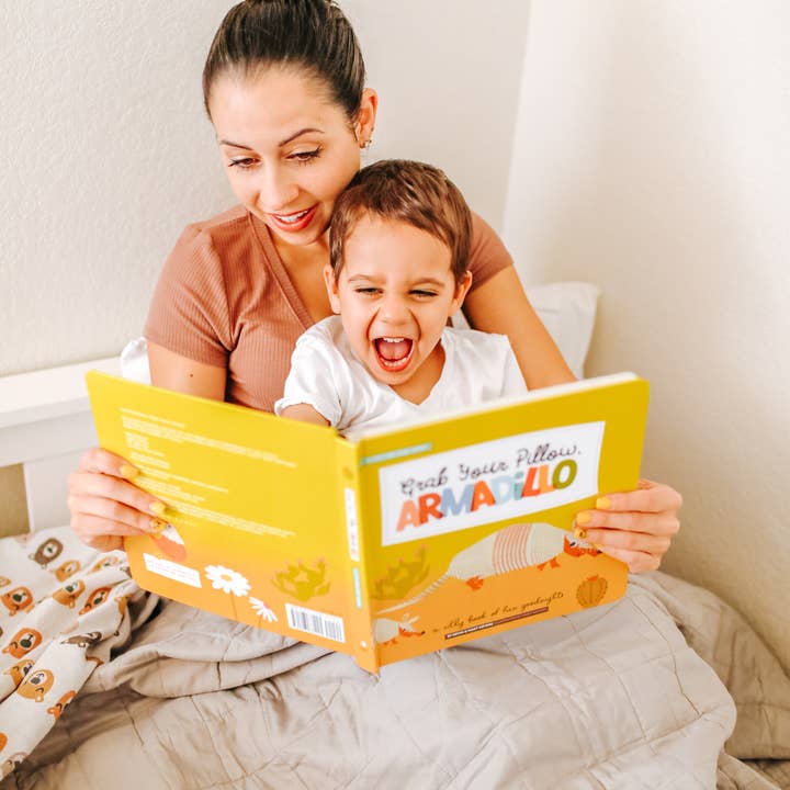 Lucy Darling - Wholesale Book - Kids - Grab Your Pillow, Armadillo - Kids' Book