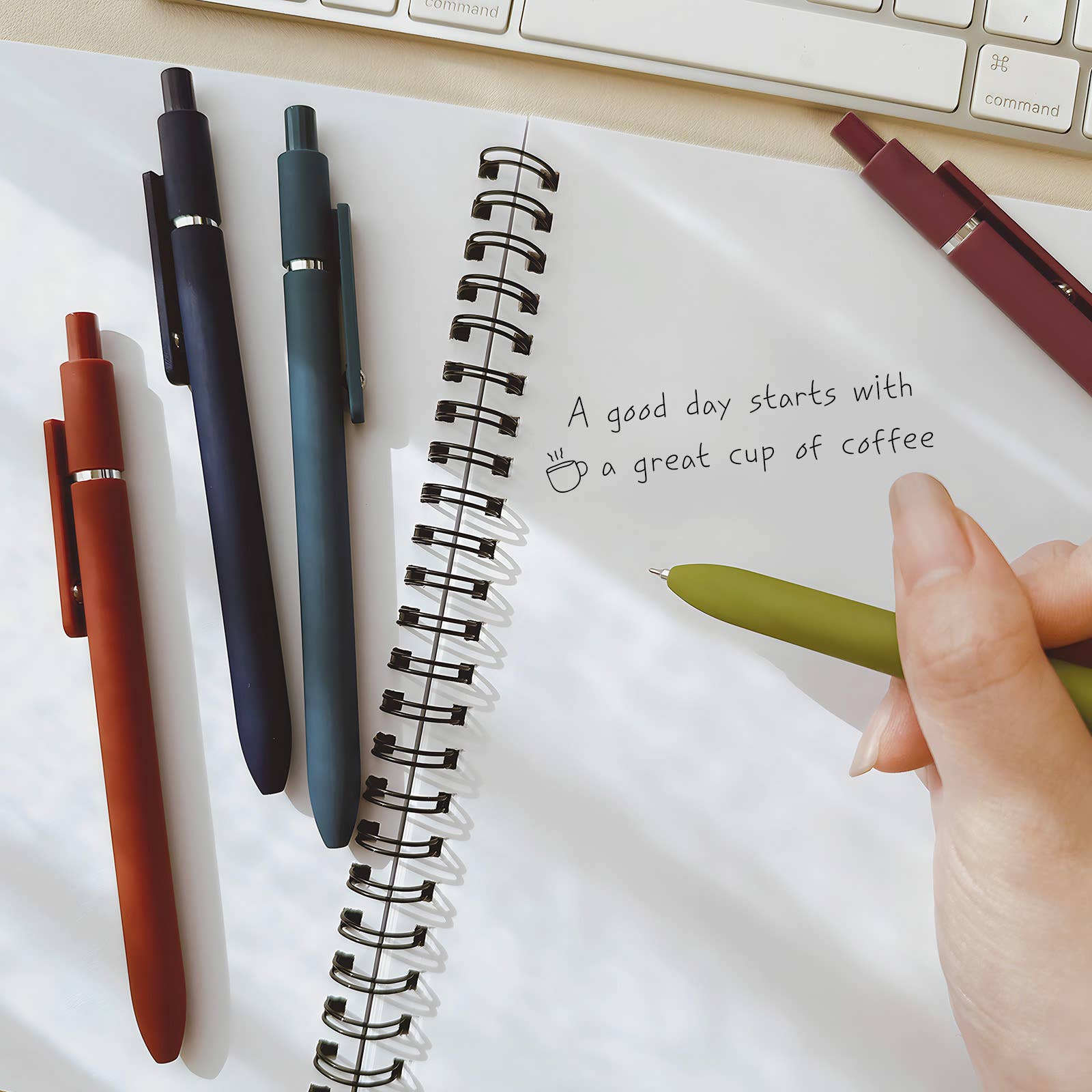 Wrapables.com - Wholesale Pen - Wrapables Smooth Retractable Black Ink Gel Pens 0.5mm, Set 517