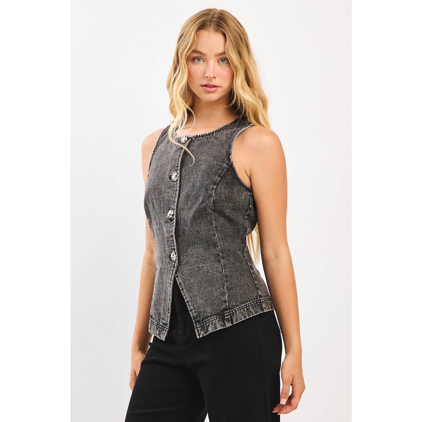mittoshop - Wholesale Tanktop - Dames - BOOTHALS AANGESLOTEN MOUWLOOS DENIM VEST1