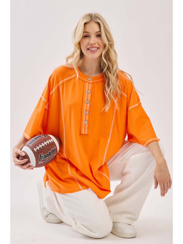 Sewn and Seen – Engroshandel Tunika - Dame – Afslappet Spilledag Knap Henley T-shirt29