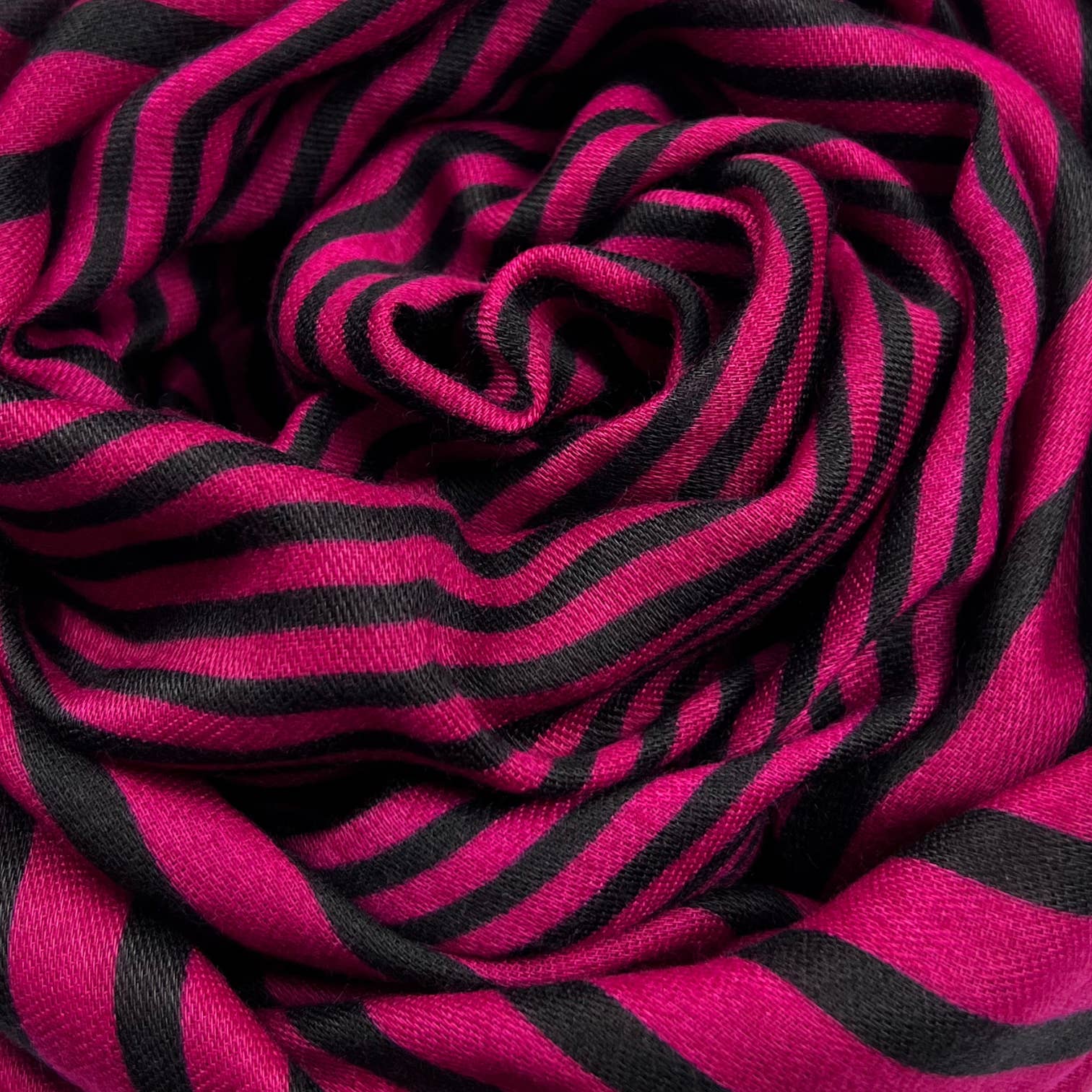 London Scarves - Wholesale Scarf - Women's - Big maze monogram printed scarf19