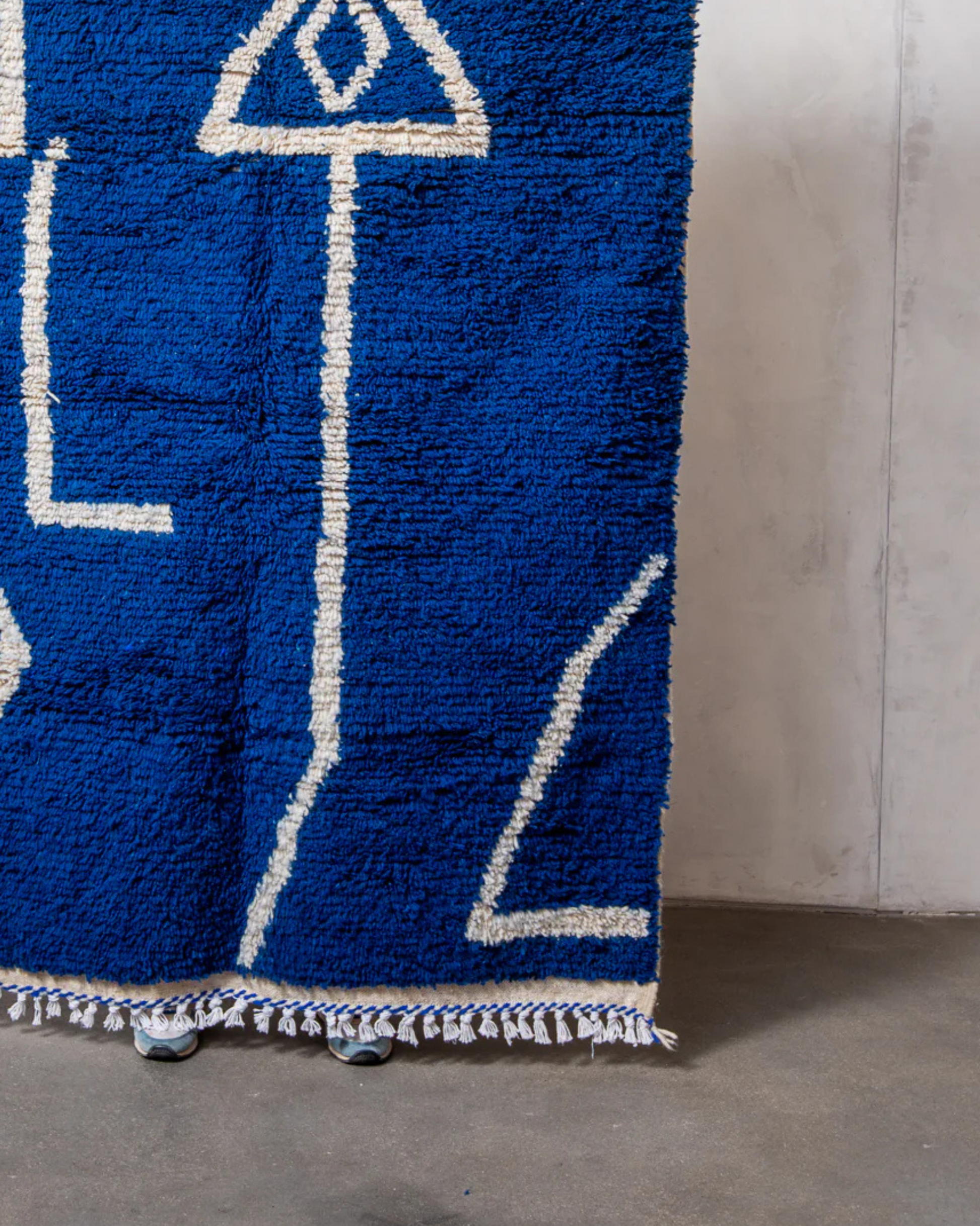 BohoVibeCraft – wholesale Area rug – Cobalt Blue Abstract Moroccan Shag Rug  Wholesale Area Rug6