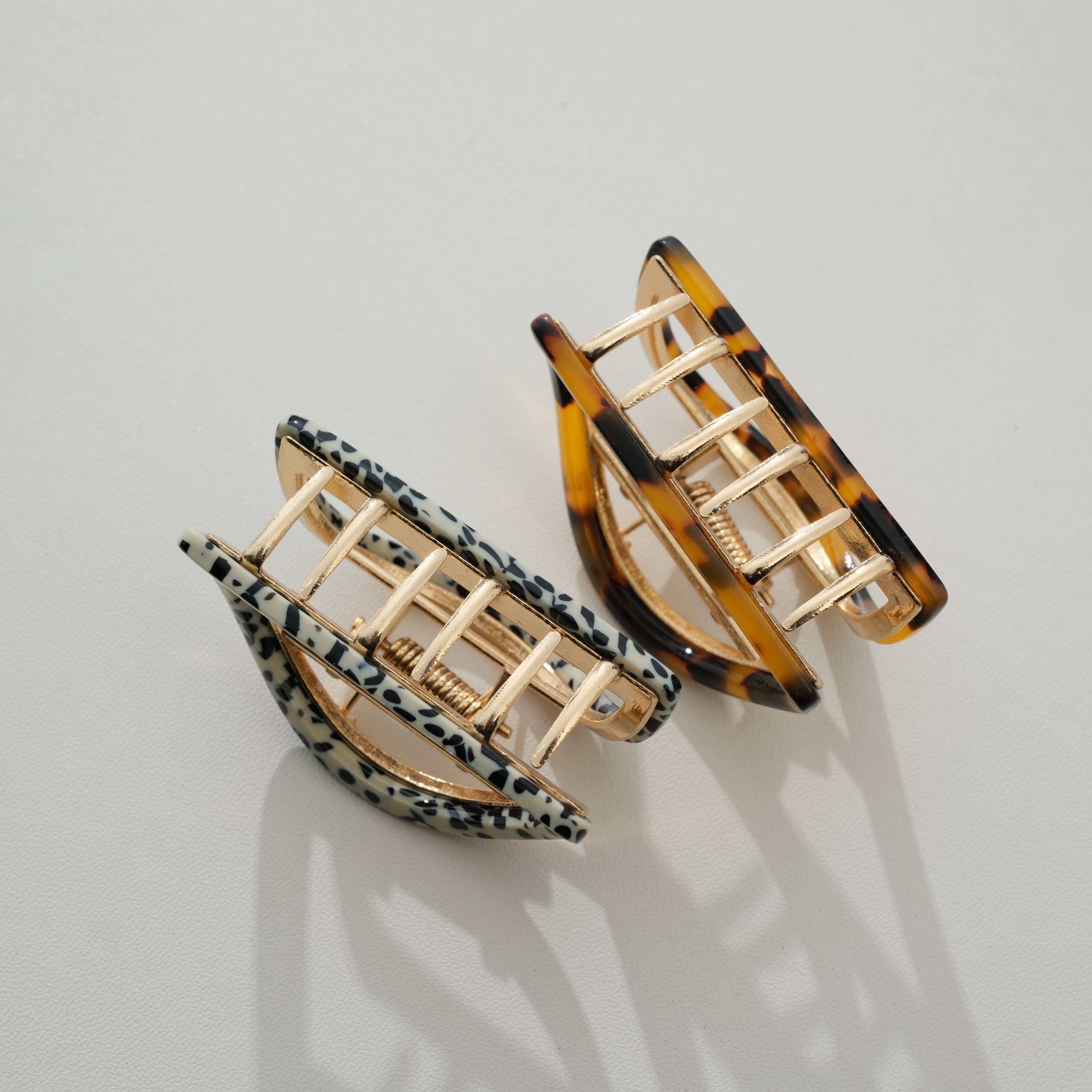 Adorro - Wholesale Hair Clip - Women's - Rosalie Core Classic Half Moon Metal Claw Clip - Small5