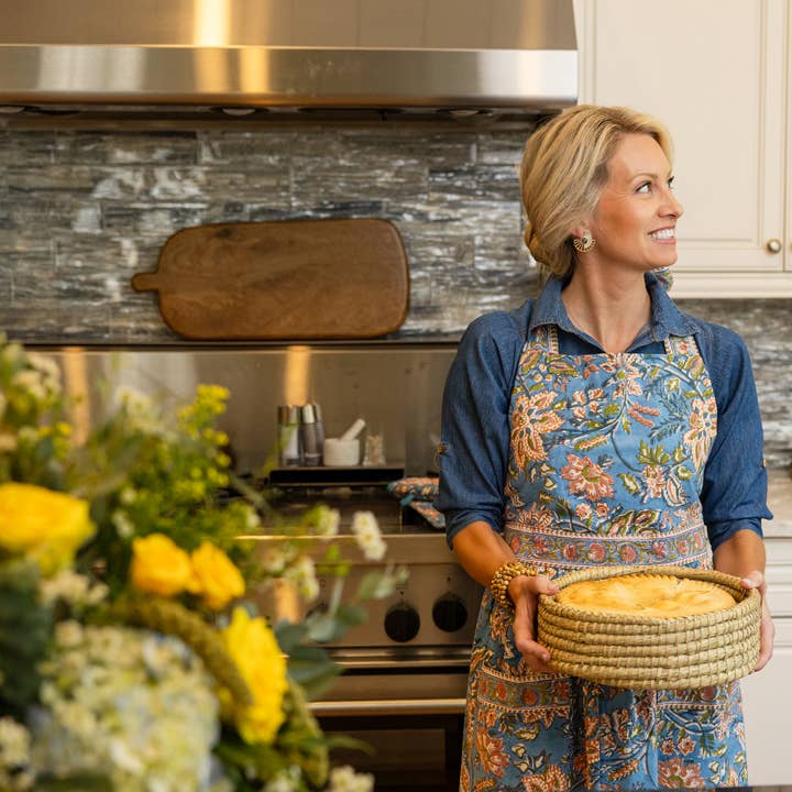 Tablier Épanouissement Toscan pour la vente par Rahab's Rope