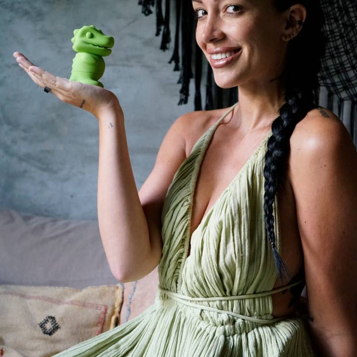 VELVET BRANDS – wholesale Sex toy – Little Goo | Dinosaur Sex Toy | Clitoral Suction Stimulator