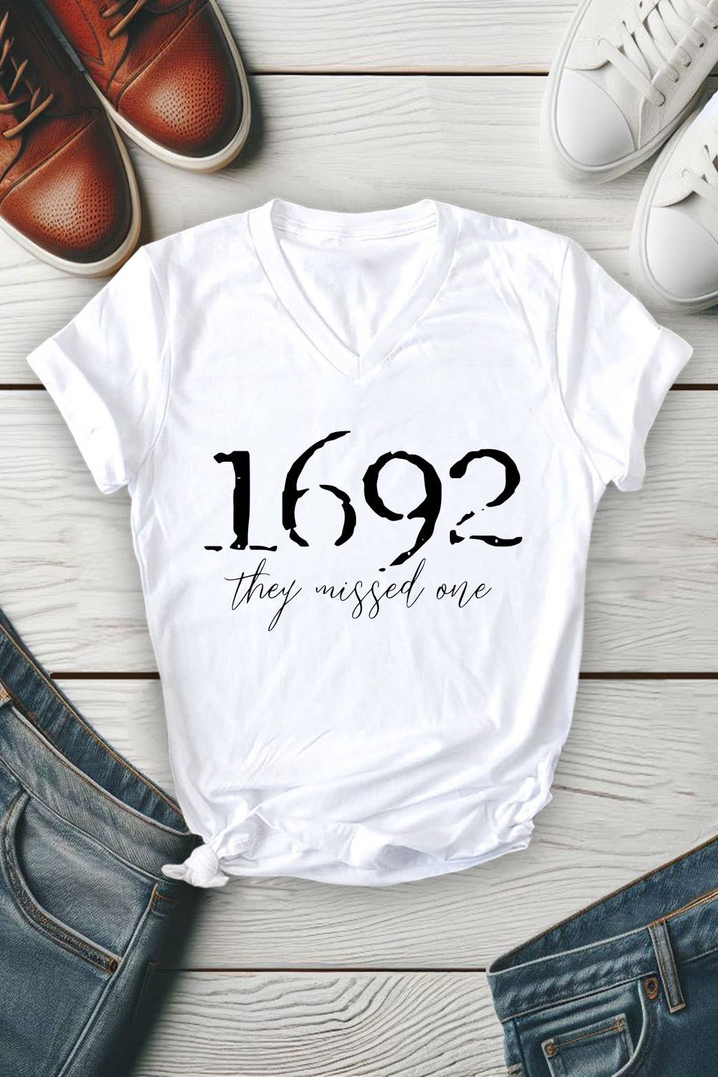 Top Avenue – Großhandel T-Shirt (Grafikdruck) – Unisex – 1692 They Missed One, Halloween, Unisex-T-Shirt mit V-Ausschnitt0