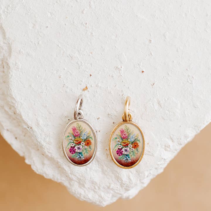 Bel Kai - Wholesale Pendant/Charm Necklace - Bouquet Flower Charm Pendant Necklace Gold or Silver