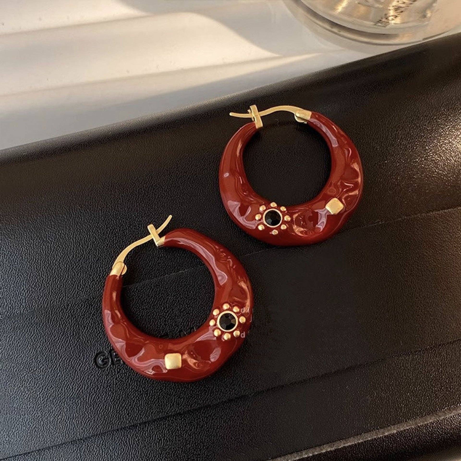 Dipped Shop - Vente Créoles - Boucle d'oreille à charnière émaillée tendance DP25E7253