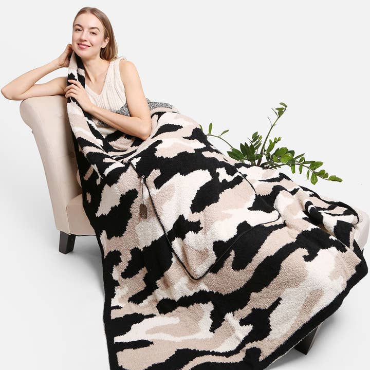 Fashion City - Wholesale Throw Blanket - 2 In 1 Camouflage Print Throw Blanket & Pillow5