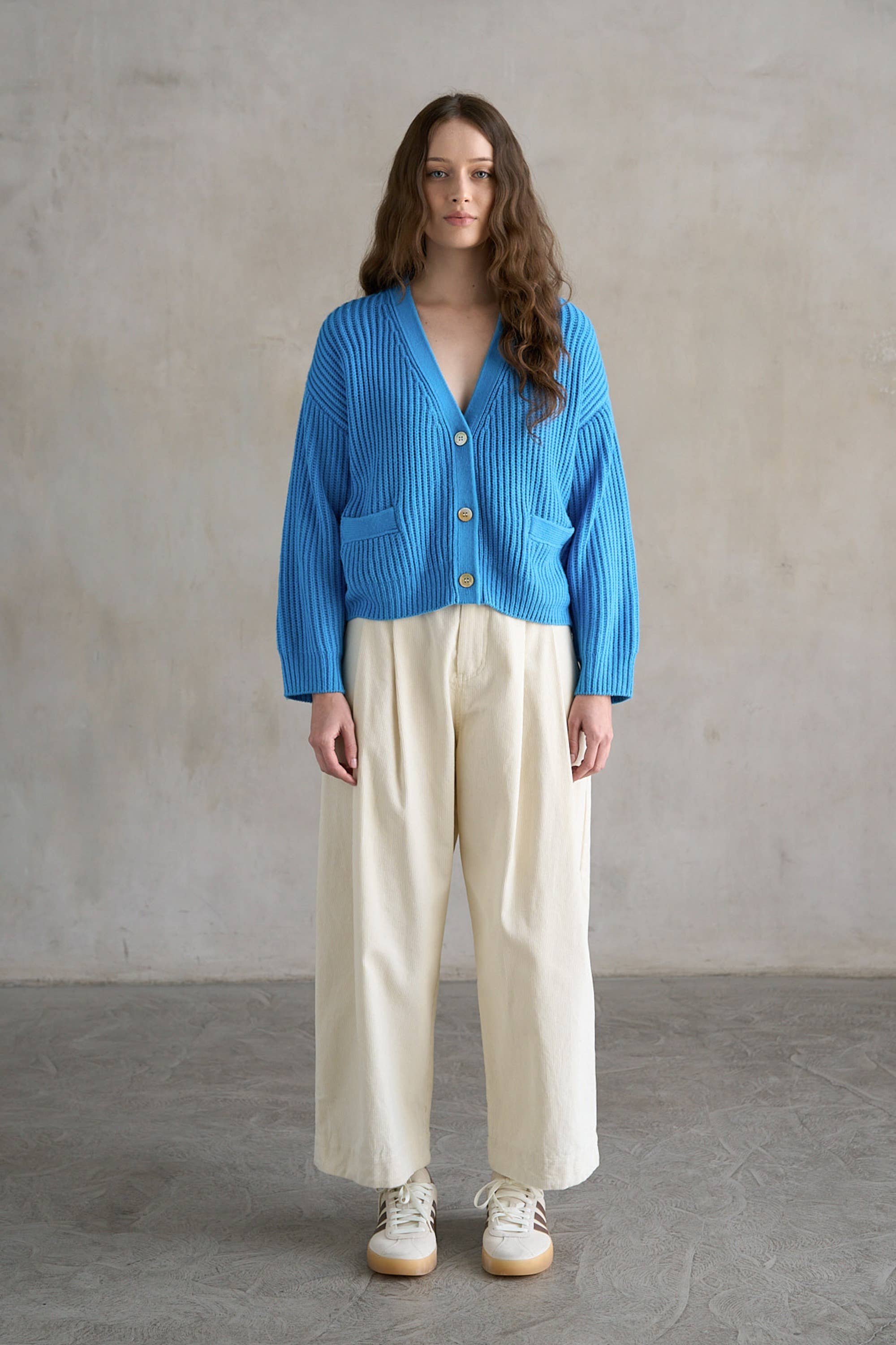 ELLE GREY - Wholesale Cardigan - Women's - CHUNKY RIBBED CARDIGAN WITH V-NECK